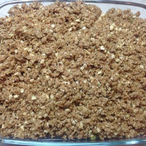 Étape 3 : saupoudrez de crumble et enfournez