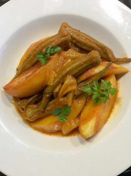 tajine-gombos-pommes-de-terre-omnicuiseur