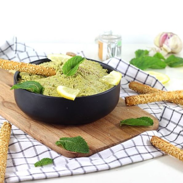 Houmous de pois cassés, courgette et menthe à l'omnicuiseur