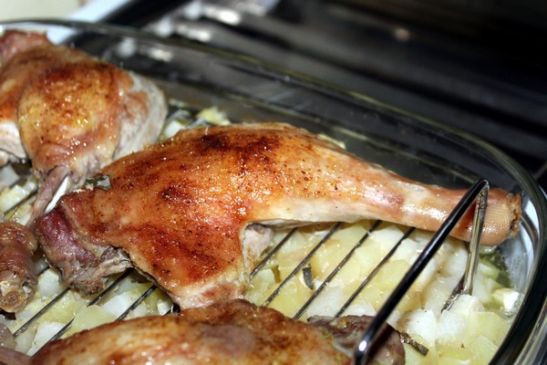Recette Cuisses de canard aux navets - Magazine Omnicuiseur