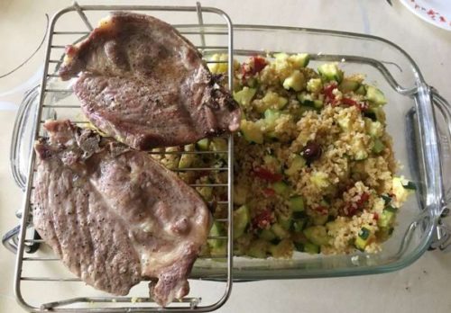 Cotes de porc et légumes à l'omnicuiseur