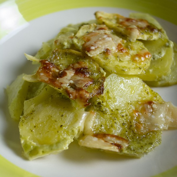 Une recette de gratin au pesto à l'omnicuiseur