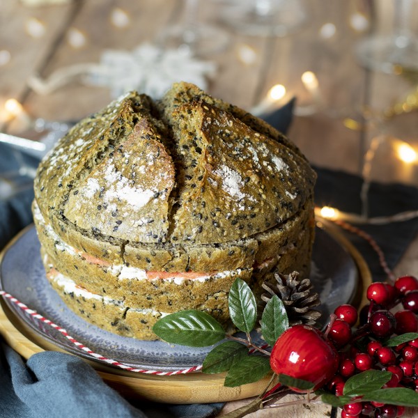 Recette Pain surprise de Noël chèvre saumon - Magazine Omnicuiseur