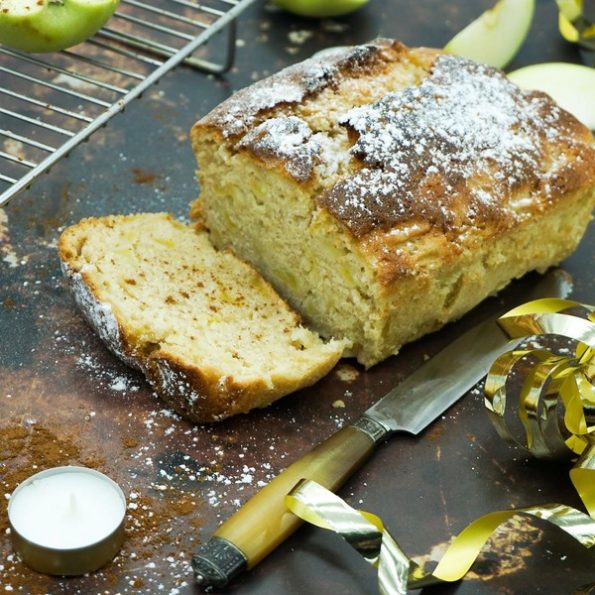 Un gâteau moelleux aux fruits